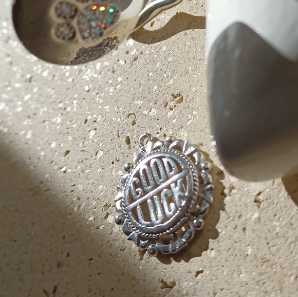 GOOD LUCK Medallion Stearling silver - Picture 1 of 11